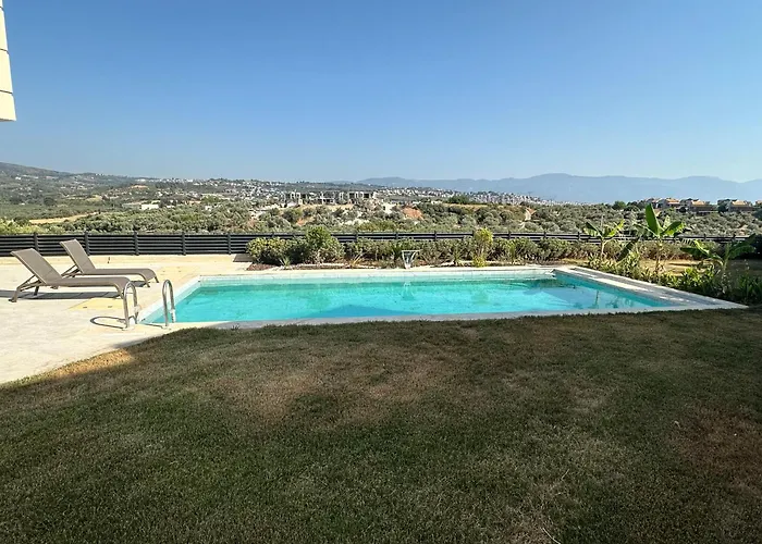 Willa Nefiss With Private Pool Kusadası